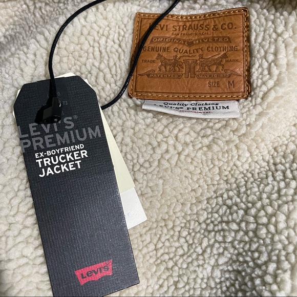 Levi’s Premium Ex-Boyfriend Sherpa Trucker Jacket - Picture 4 of 7